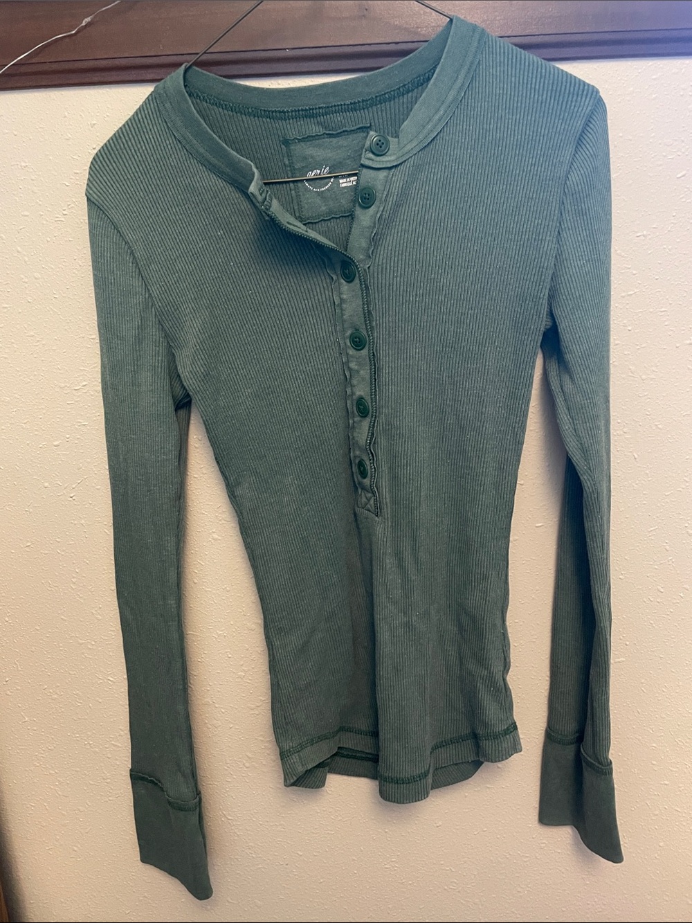 aerie Ribbed Button-Front Henley in Deep Green